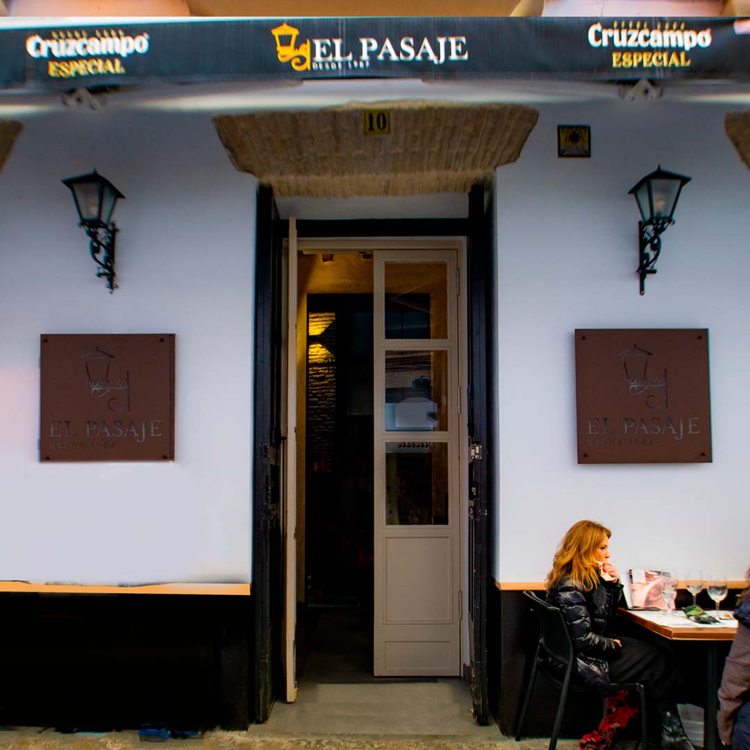 El Pasaje Bar & Salón